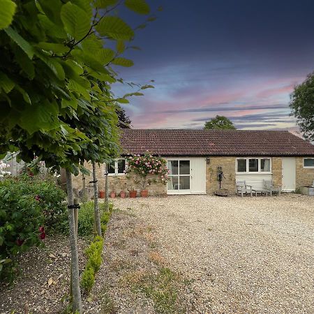 Вилла Whitley Coach House Экстерьер фото