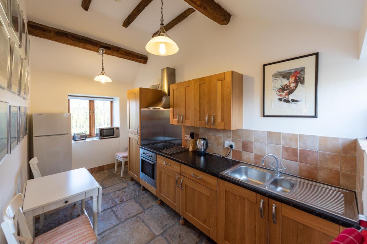 Вилла Whitley Coach House Экстерьер фото