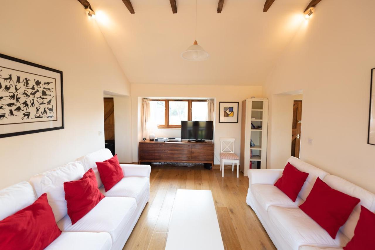 Вилла Whitley Coach House Экстерьер фото