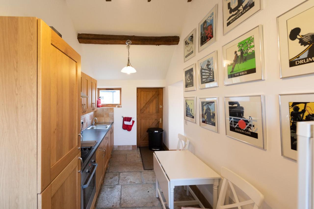 Вилла Whitley Coach House Экстерьер фото