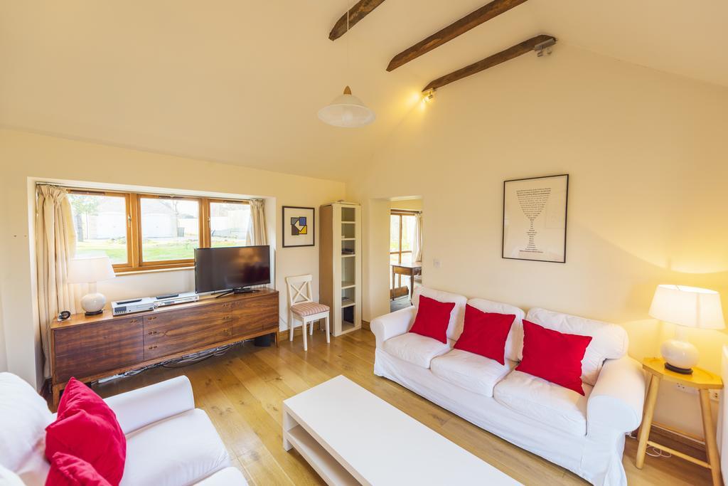 Вилла Whitley Coach House Экстерьер фото