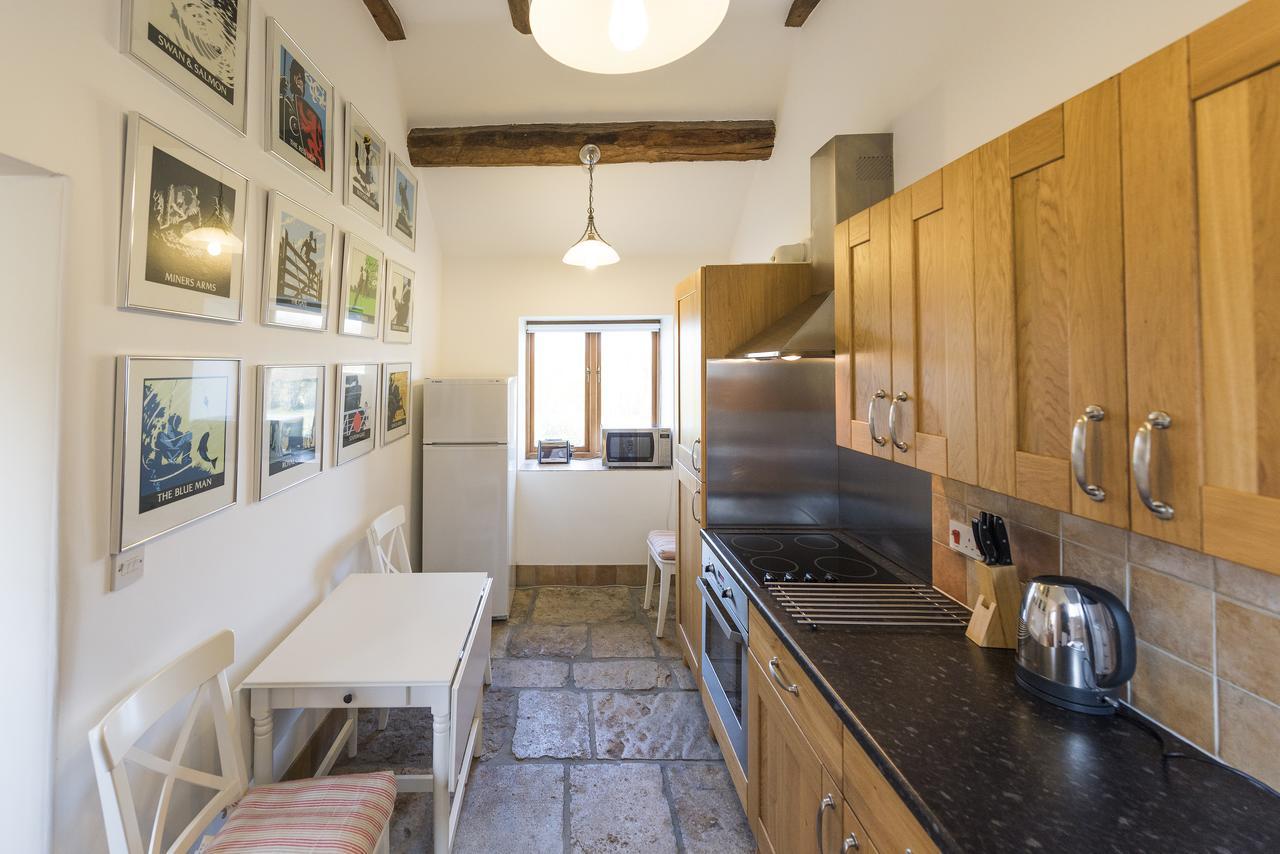 Вилла Whitley Coach House Экстерьер фото