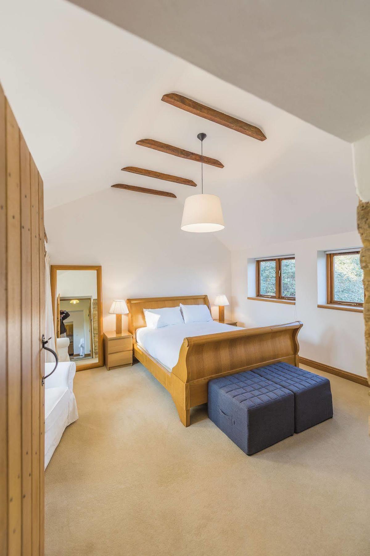 Вилла Whitley Coach House Экстерьер фото