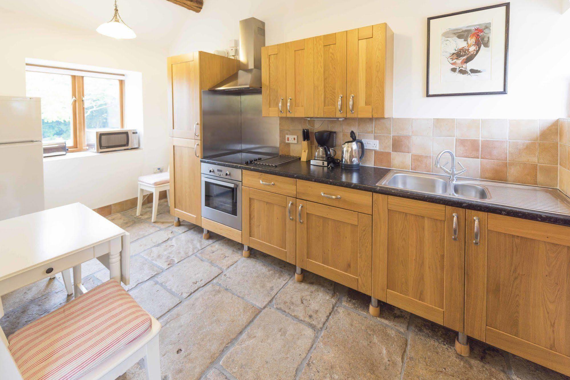 Вилла Whitley Coach House Экстерьер фото